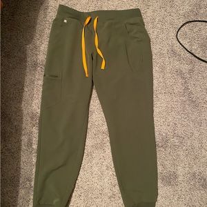 Like new moss figs- size medium